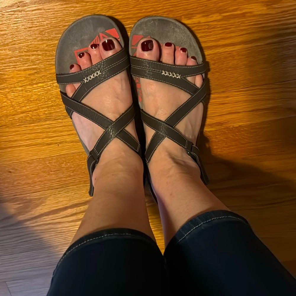 Merrill sandals